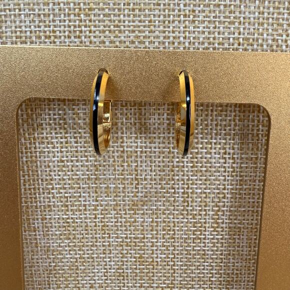 Vintage Crown Trifari Gold Tone Black Enamel Hoop Clip On Earrings - Picture 2 of 7